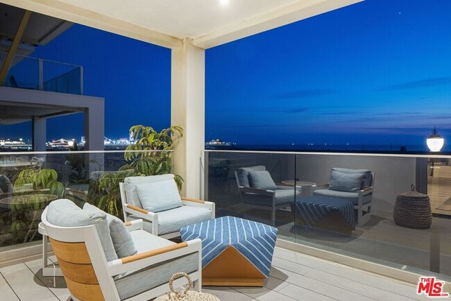 Building Photo - 1347 Palisades Beach Rd