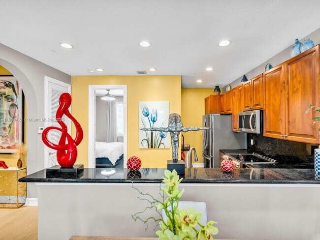 Building Photo - 2249 NE 9th Ave