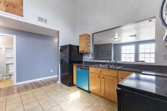 Building Photo - 361 Main St