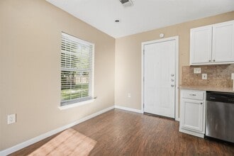 Building Photo - 2102 N Galveston Ave