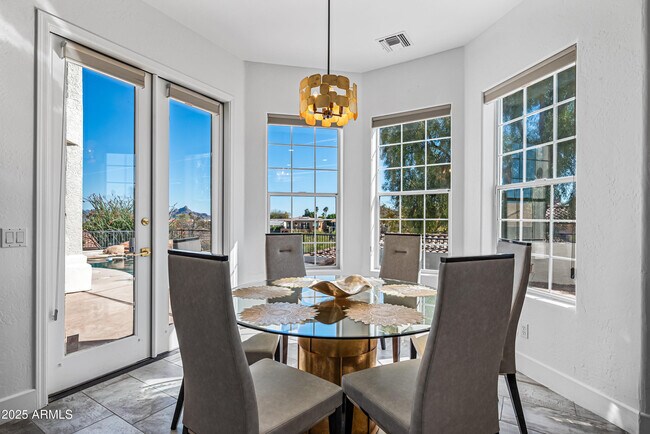 Building Photo - 15831 E Thistle Dr