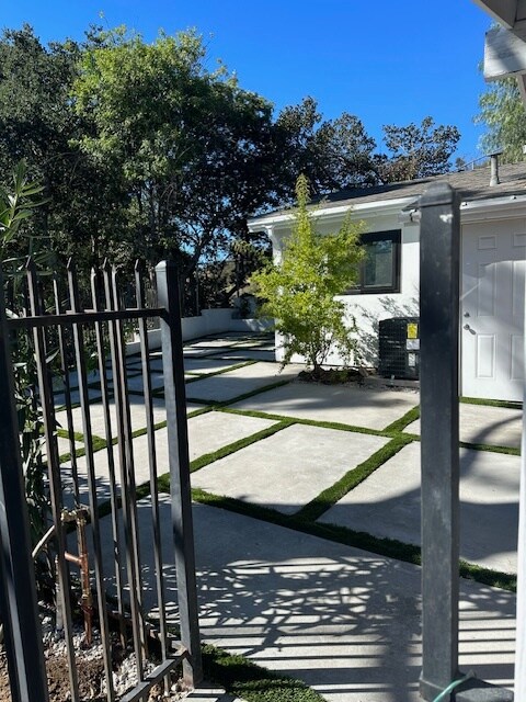 Building Photo - 22421 Mulholland Dr