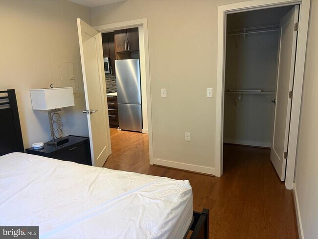 Building Photo - 1320 Fenwick Ln