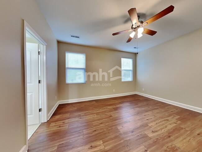 Building Photo - 306 Duck Pond Ln