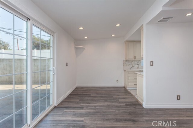 Building Photo - 9502 Laurel Canyon Blvd