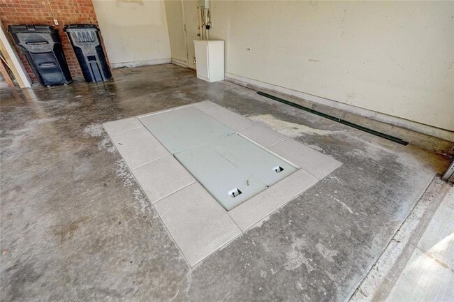 Building Photo - 2756 NW Grand Blvd