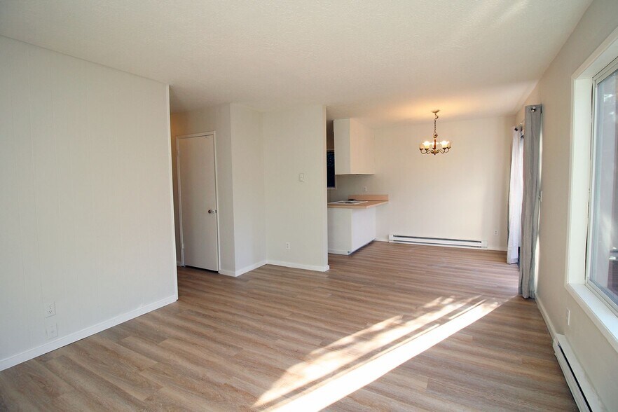 Building Photo - 8834 SE 9th Ave