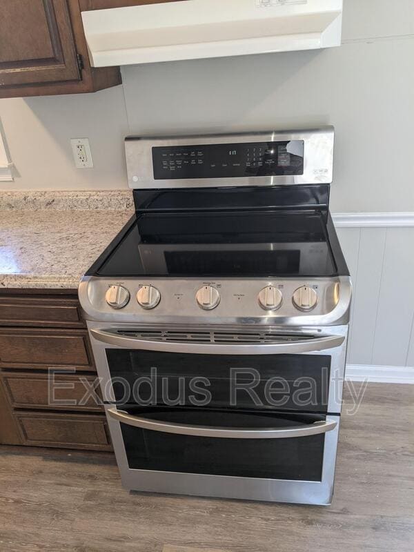 Building Photo - 401 Hickory Ave