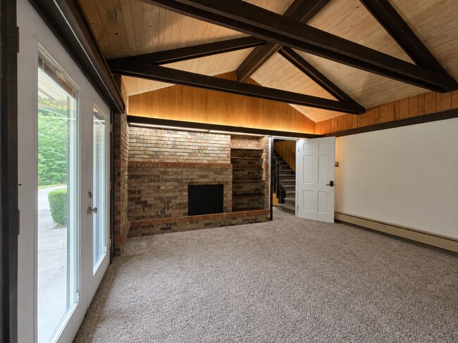 Building Photo - Private Arlington Retreat