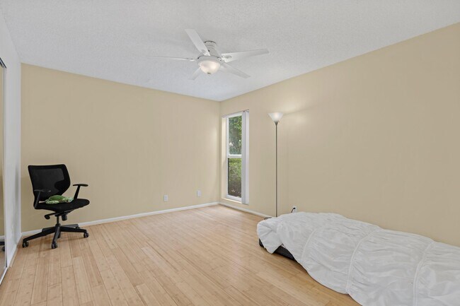 Building Photo - 3130 Kingswood Terrace