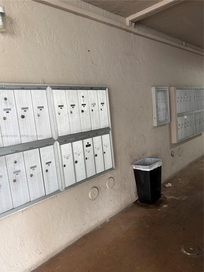 Building Photo - 3561 SW 117th Ave