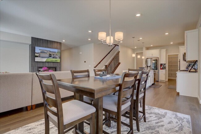 Building Photo - 5-Bed/4-Bath built in 2022!