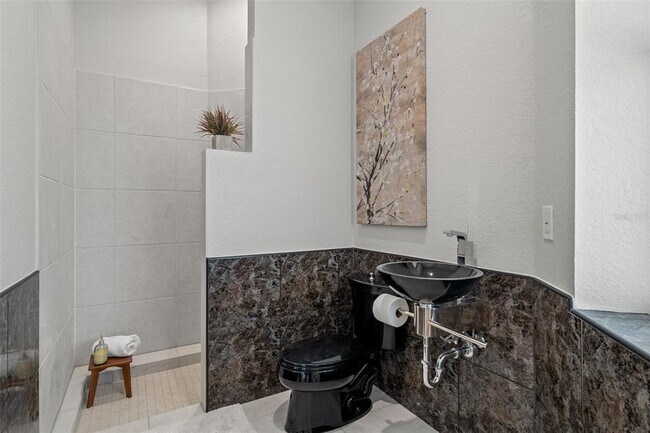 Building Photo - 17062 Comunidad de Avila