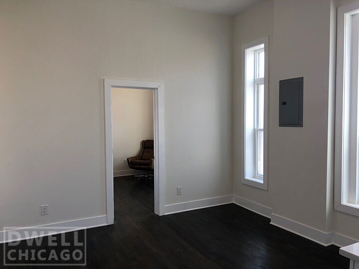 Building Photo - 2362 N Clybourn Ave