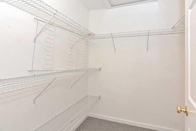 Building Photo - 123 Lordvale Blvd