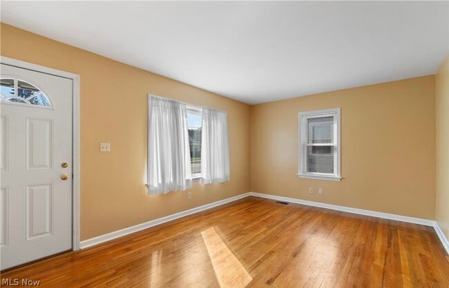 Building Photo - 629 Donald Ave