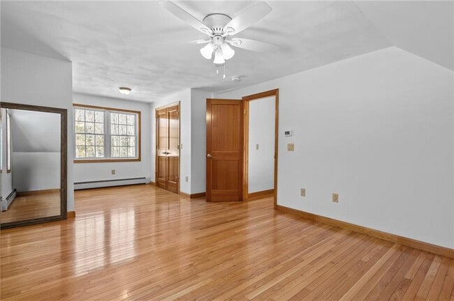 Building Photo - 27 River St