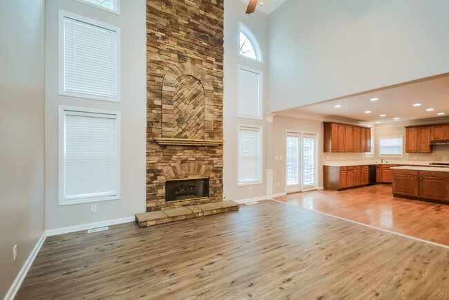 Building Photo - 2408 Hyde Park Ct