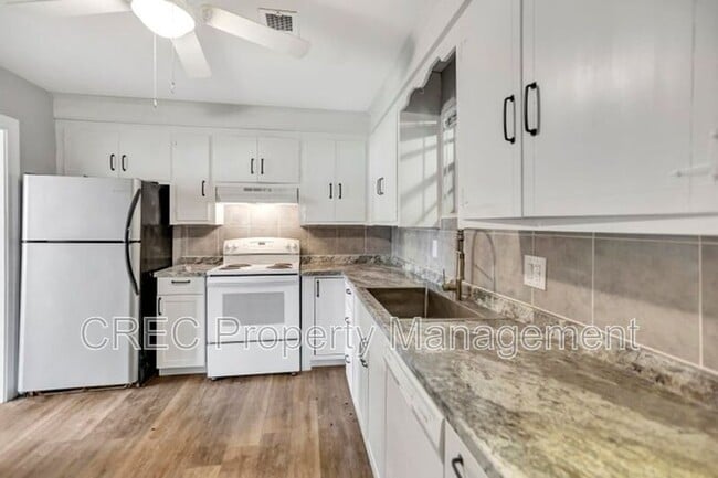 Building Photo - 1635 Memminger Ave