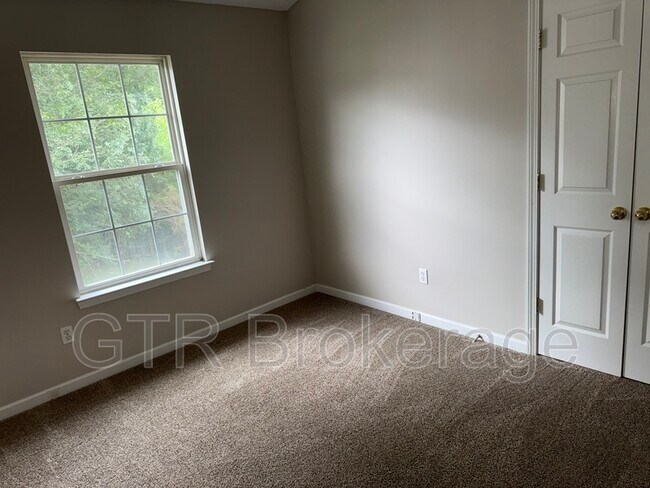 Building Photo - 179 Watercress Ct