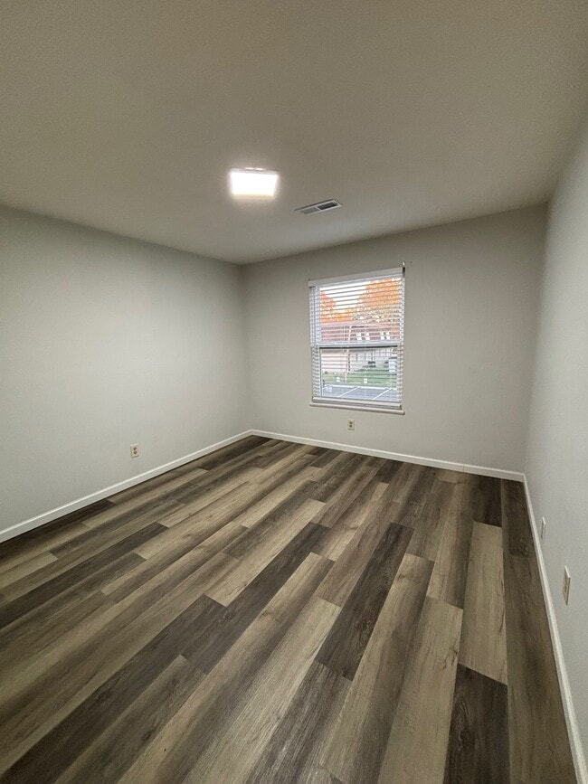 Building Photo - 2709 Center St