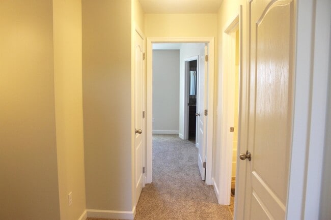 Building Photo - 113 Cedar Point Ln