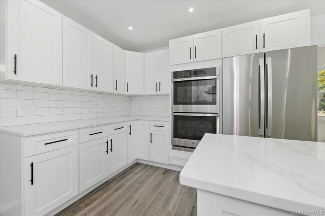 Building Photo - 559 Linda Ln