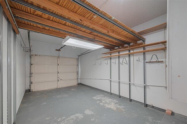 Building Photo - 3315 Golden Trails Dr
