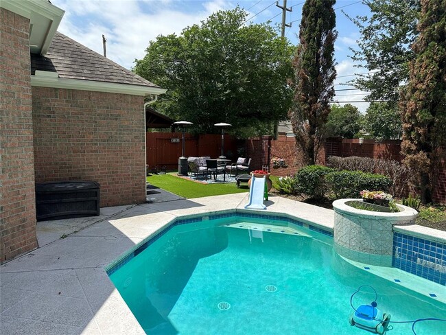 Building Photo - 11507 Aucuba Ln