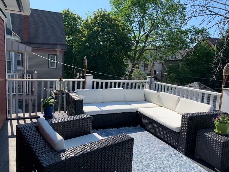 Building Photo - 61 St James Pl