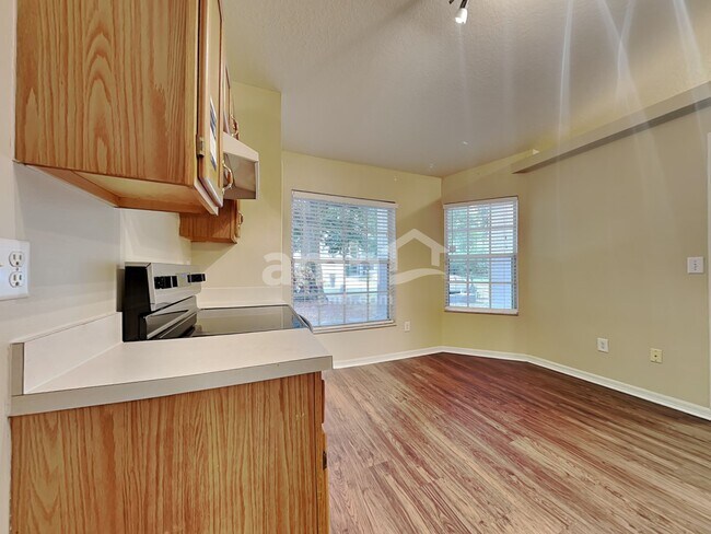 Building Photo - 1127 Dunbridge St