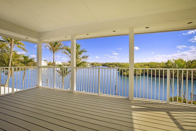 Building Photo - 2 Inlet Cay Dr