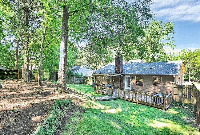 Building Photo - Exquisite South Charlotte Ranch, Move-In R...