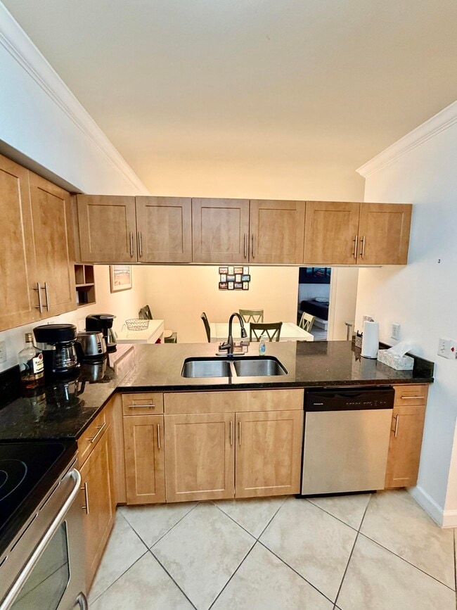 Building Photo - 6521 Emerald Dunes Dr