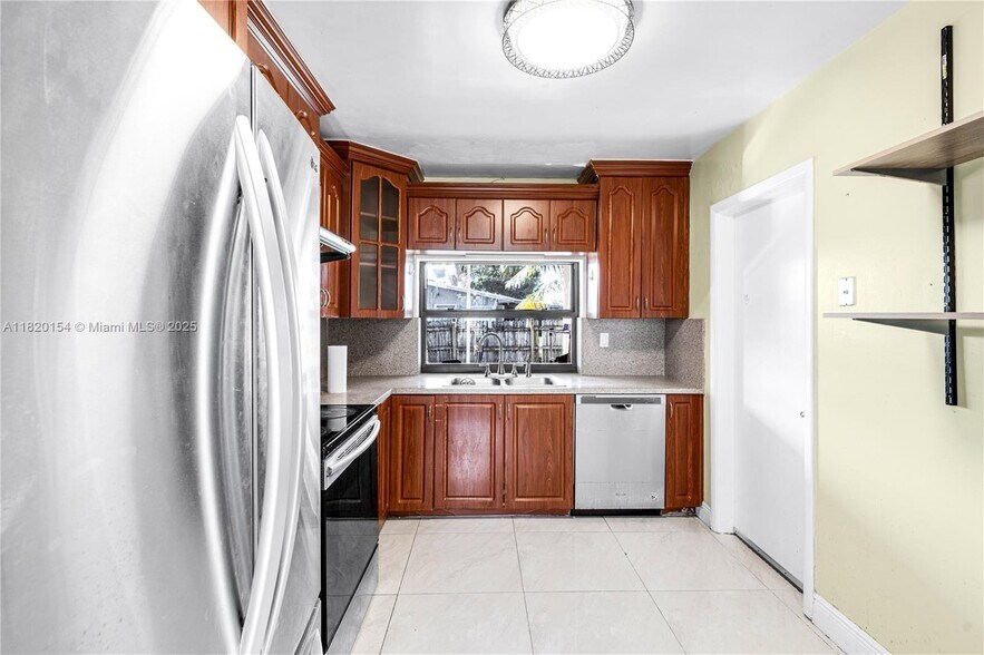 Building Photo - 8430 NW 15th Ct