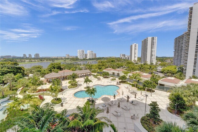 Building Photo - 20281 E Country Club Dr