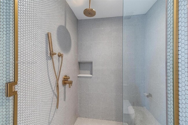 Building Photo - 2678 Tigertail Ave