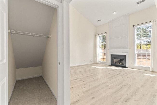 Building Photo - 915 Wendlebury Ct