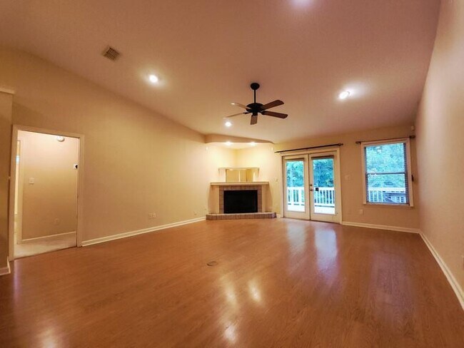 Building Photo - 8520 Hannary Cir