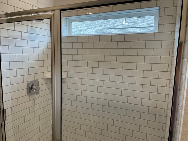 Building Photo - 12721 Oxford Gate Dr