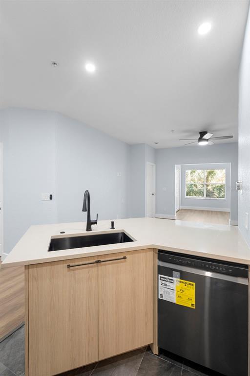 Building Photo - 822 Camargo Way