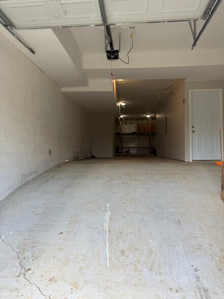 Building Photo - 3158 16th Ave