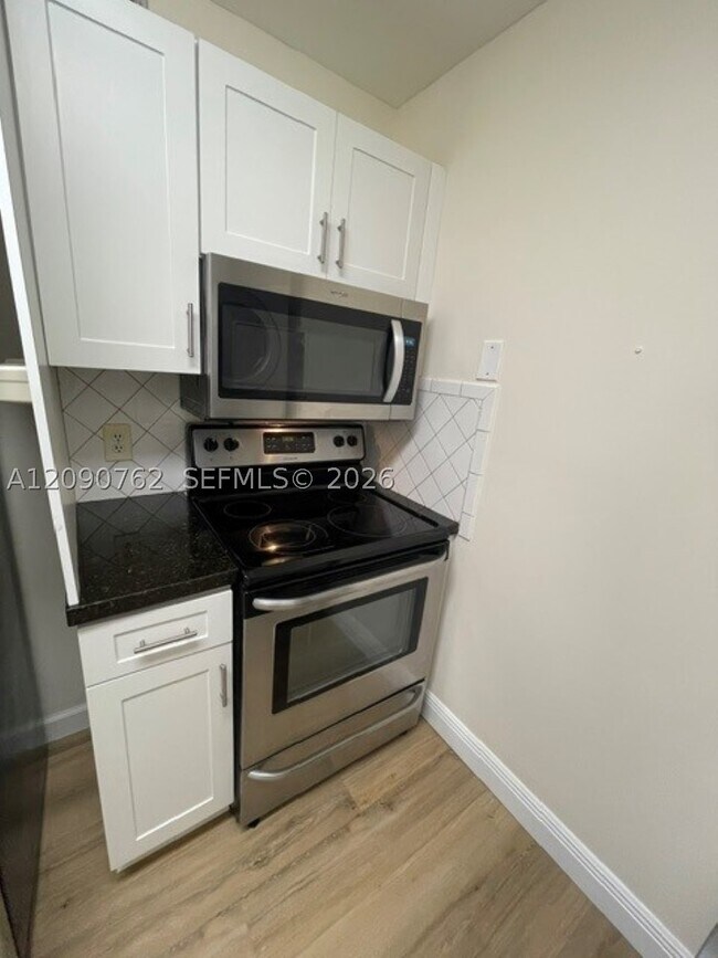 Building Photo - 7915 SW 86th St