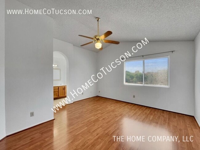 Building Photo - 2061 N Nightshade Dr