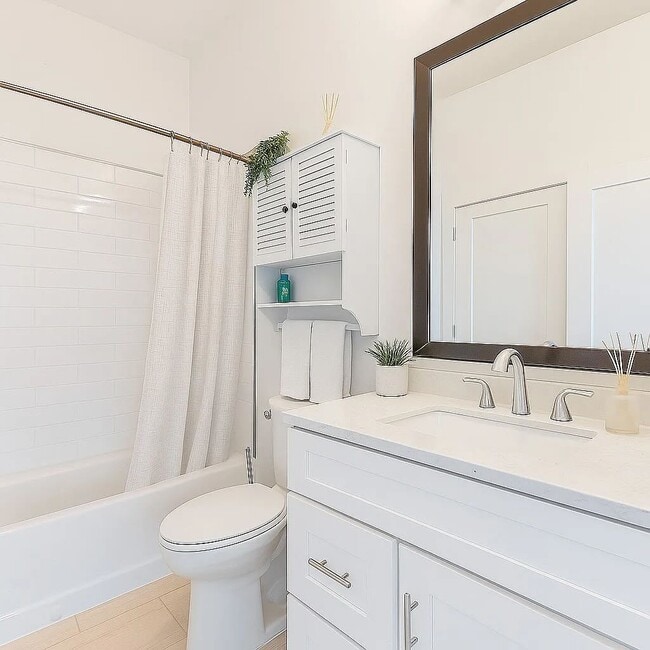 Building Photo - 2407 8th Ave S