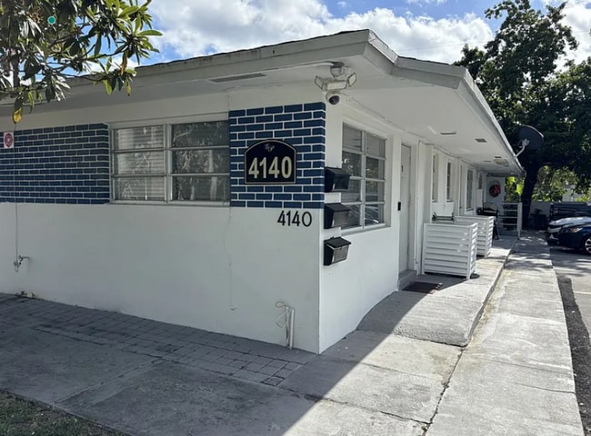 Building Photo - 4152 SW 24th Ct