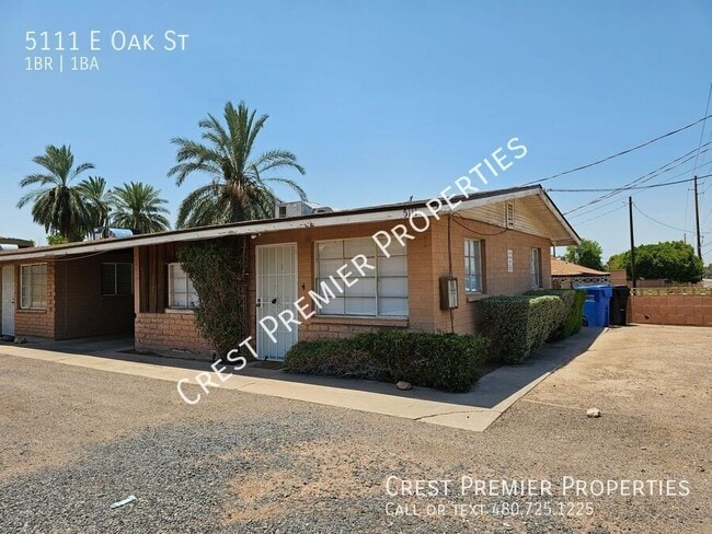 Primary Photo - 5111 E Oak St