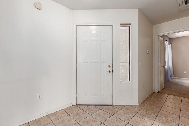 Building Photo - Beautiful 2 bed/2bath condo in Scottsdale!!