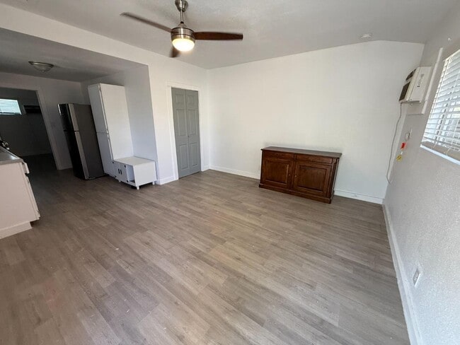 Primary Photo - 1910 Escalon Ave