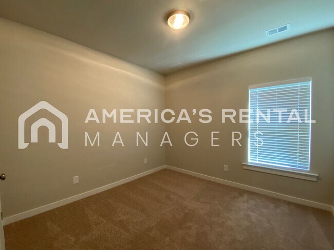 Building Photo - 170 Ridgeview Cir